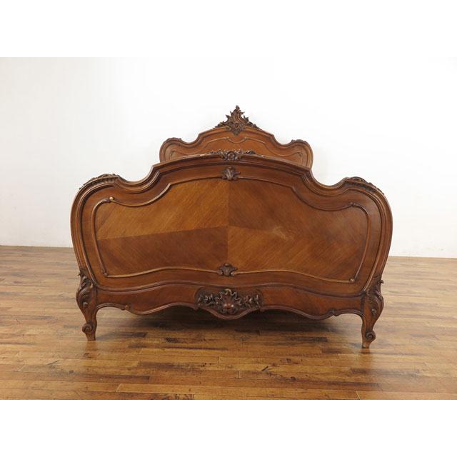 上品さと華麗さを併せ持ったロココ様式 アンティークベッドフレーム