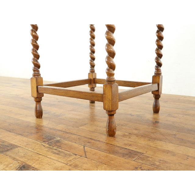 アンティーク オケージョナルテーブル ツイストレッグ 天板の杢目が