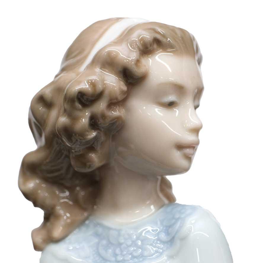 陶器人形　リヤドロ　06130 　SPRING ENCHANTMENT リヤドロ（lladro）DEL JARDIN SPPING ENCHANTMENT 春のお庭にかえって