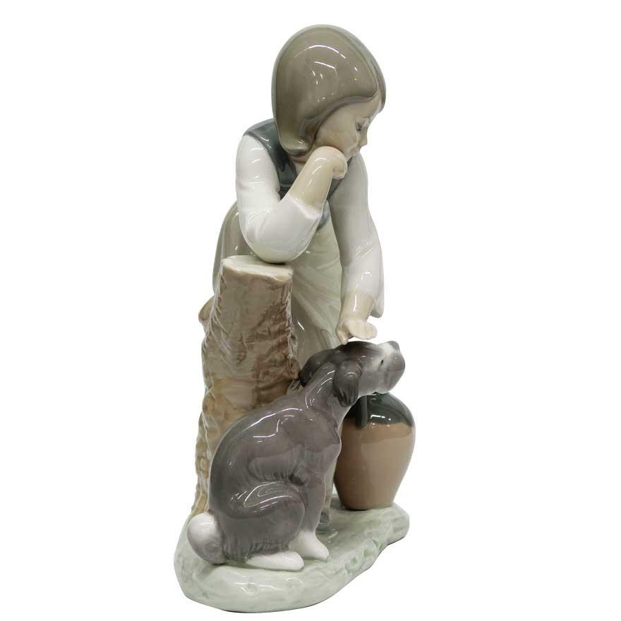 リヤドロ（lladro） DAISA フィギュリン CARESS AND REST Petting Dog