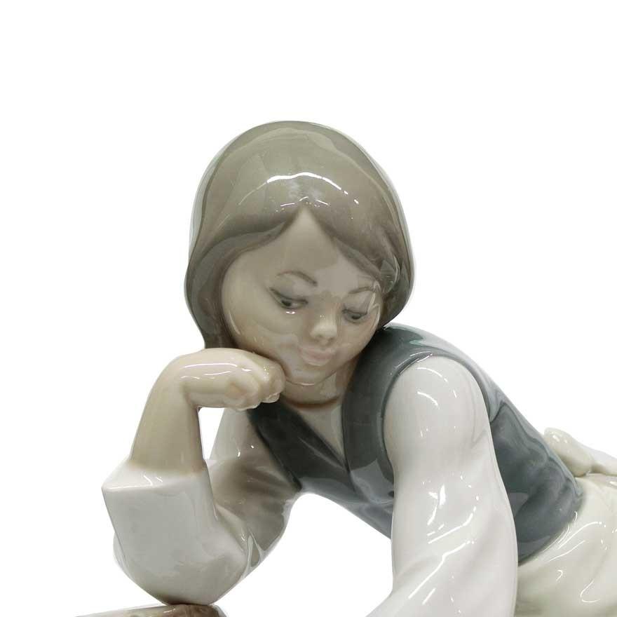 リヤドロ（lladro） DAISA フィギュリン CARESS AND REST Petting Dog