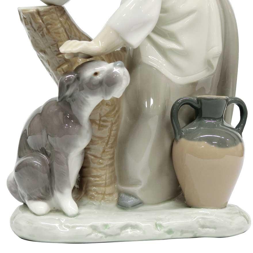 リヤドロ（lladro） DAISA フィギュリン CARESS AND REST Petting Dog