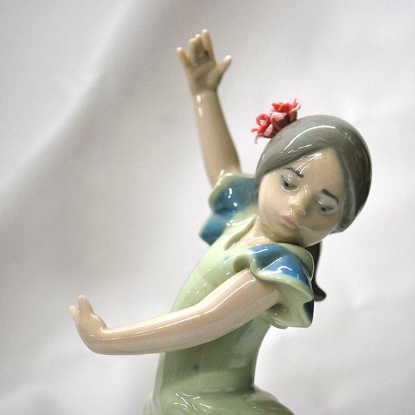 リアドロ （lladro） フィギュリン 『リトルダンサー・ロリータ