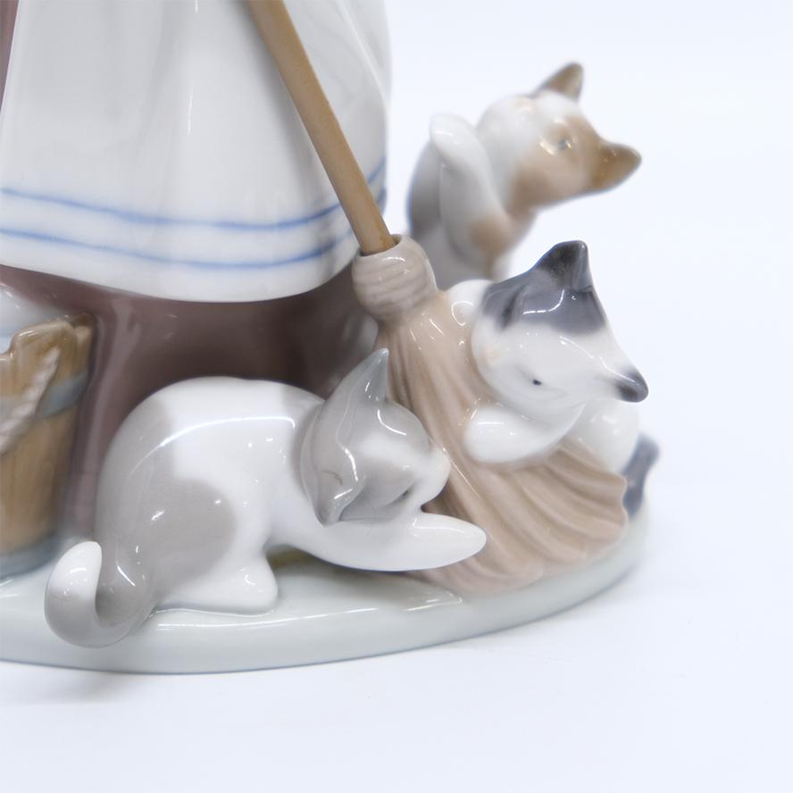 リヤドロ（lladro）「いたずらな子猫」 フィギュリン t-1670