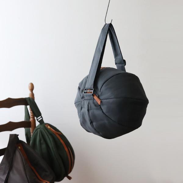 再制作 軽量 まぁるいボール ボディバッグ クッション入り ナイロン 革