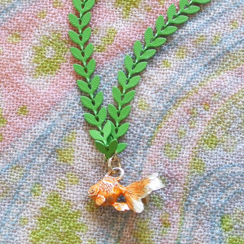 販売終了■ネックレス 金魚 水底のお嬢さん Palnart Poc パルナートポック 浴衣コーデ 水草 NE375 送料200円 1万円以上送料無料 |  | 18