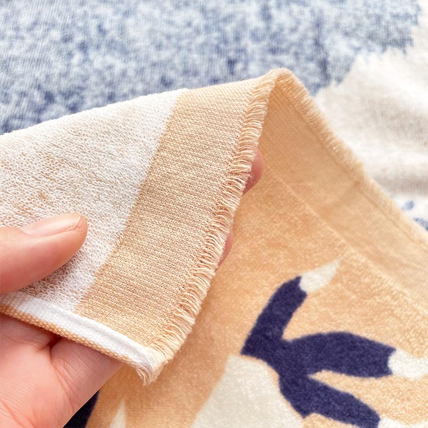 タオル手ぬぐい 不思議がるエミュー家族 moritaMiW 送料200円 1万円以上送料無料 |  | 05