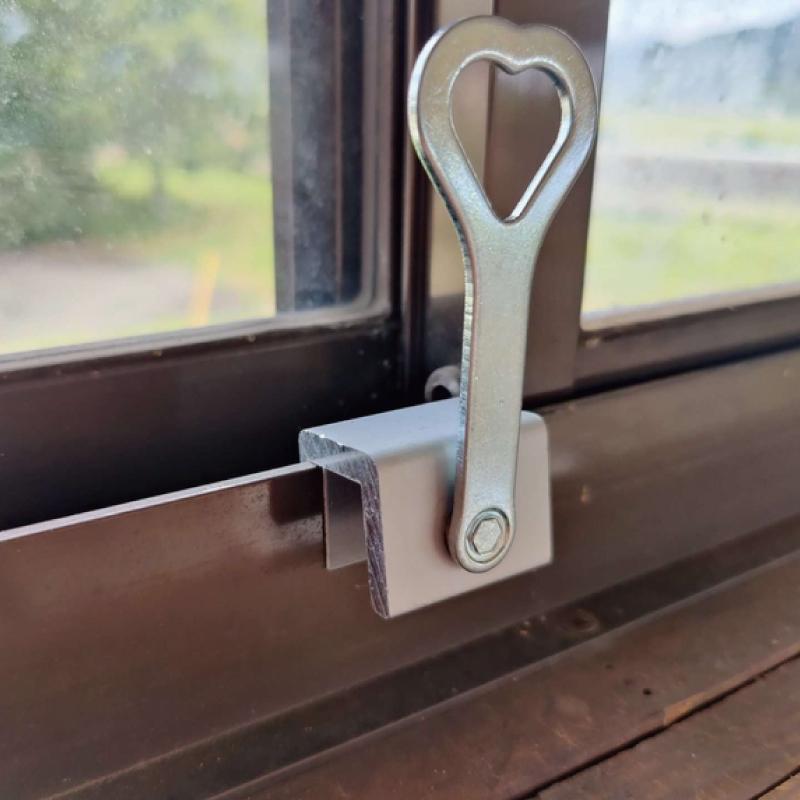 窓ロック サッシロック 防犯グッズ 窓の鍵 防犯対策 まもるくん 1個 |  | 01