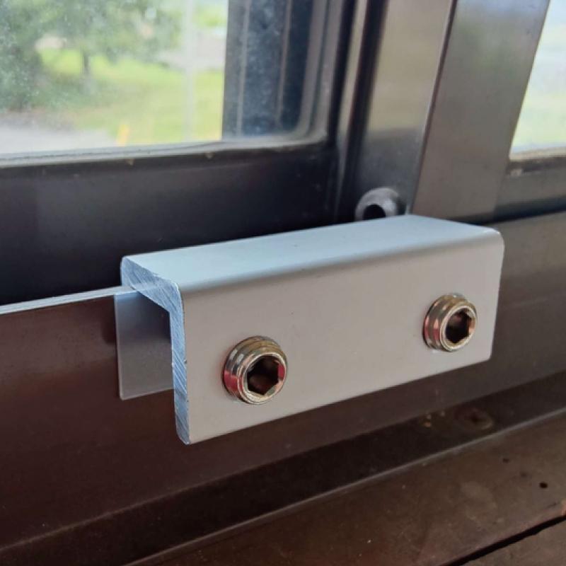 窓ロック サッシロック 防犯グッズ 窓の鍵 防犯対策 まもるくんダブル 2個 |  | 04