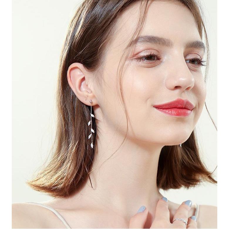 ピアス イヤリング 揺れるピアス ロングピアス ビジュー 耳飾り