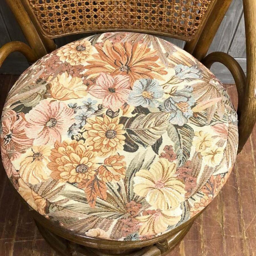 【中古】ラタン 回転チェア 肘掛け付 籐製 アームチェア クッション付 パーソナルチェア ダークブラウン こげ茶 肘あり 一人掛け 椅子 イス いす |  | 01