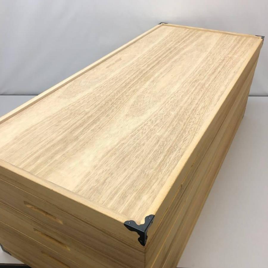 【中古】 総桐衣装ケース 蓋付き 3段 仕切り板付 隅金具付き 桐衣装箱 着物収納 衣類収納 押し入れ収納 収納ボックス 収納家具 桐箱 |  | 01