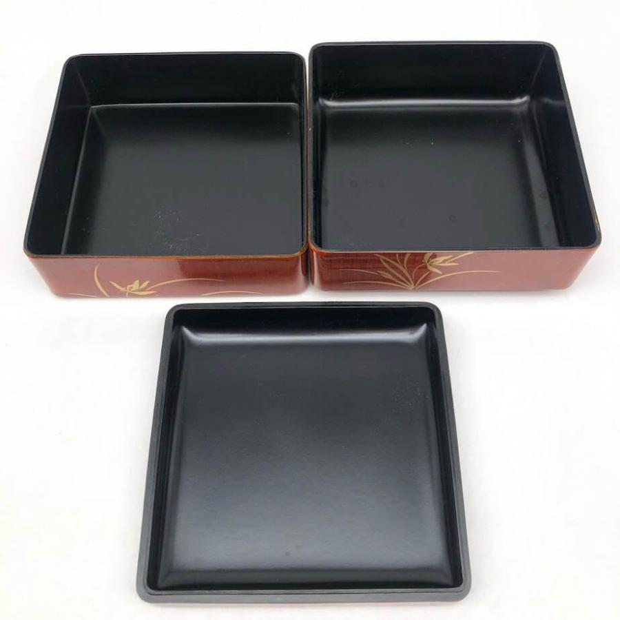 【中古】 春の和食器セット お重 お盆 お猪口 宇野千代 丸盆 漆器 桜 黒 金彩 おとめ桜 春慶塗 2段重 ミニお重 松風 九谷焼 花模様 陶器 | 九谷焼 | 02