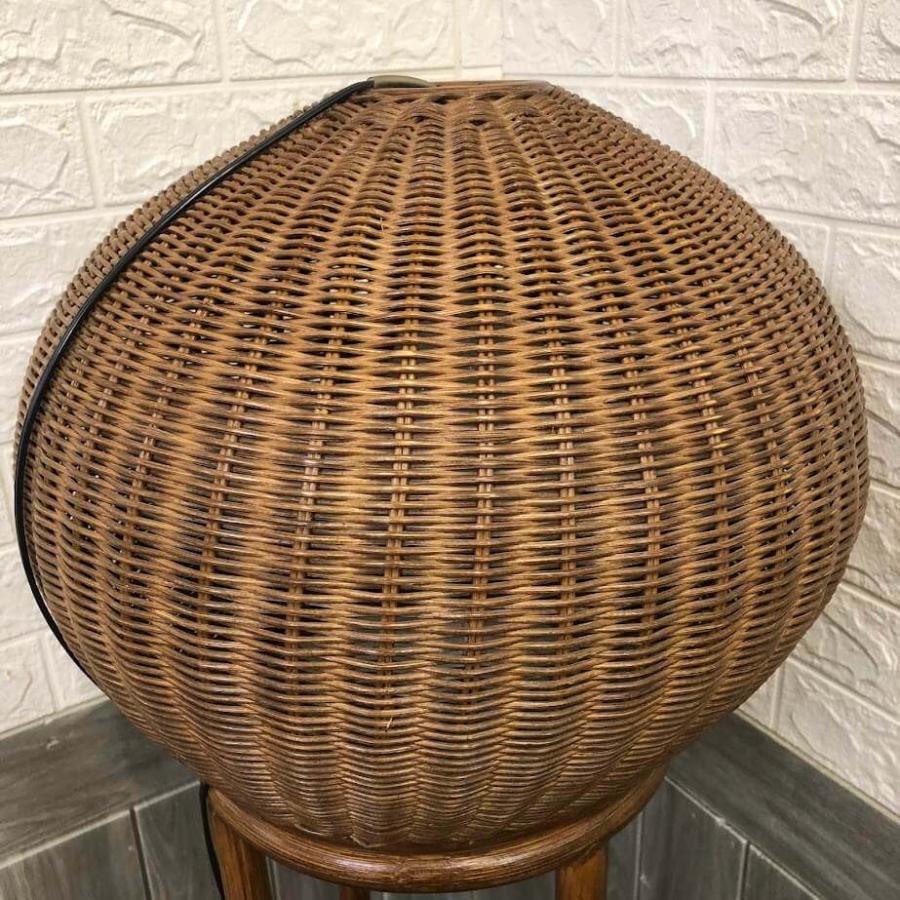 【中古】 ラタン フロアスタンドライト 1灯 アンティーク ラタン製 フロアライト 花台 鉢台付 2段 籐家具 籐製 レトロ スタンドライト プランタースタンド |  | 02