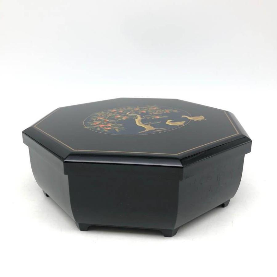 【中古】 漆器 アクセサリーボックス 八角形 黒 鏡付き オルゴール付き ジュエリーボックス ブラック 金彩 みかん？ カモ？ 和風 小箱 アクセサリーケース 中古 |  | 03