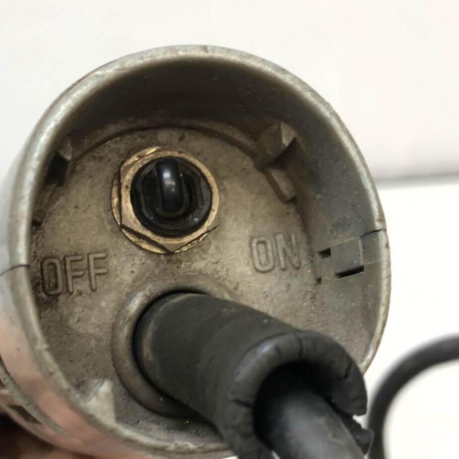 【中古】 東芝 電気ディスクグラインダ DGD-100A 100mm TOSHIBA 電動工具 研削 バリ取り 仕上げ さび落とし 切断 大工道具 |  | 03