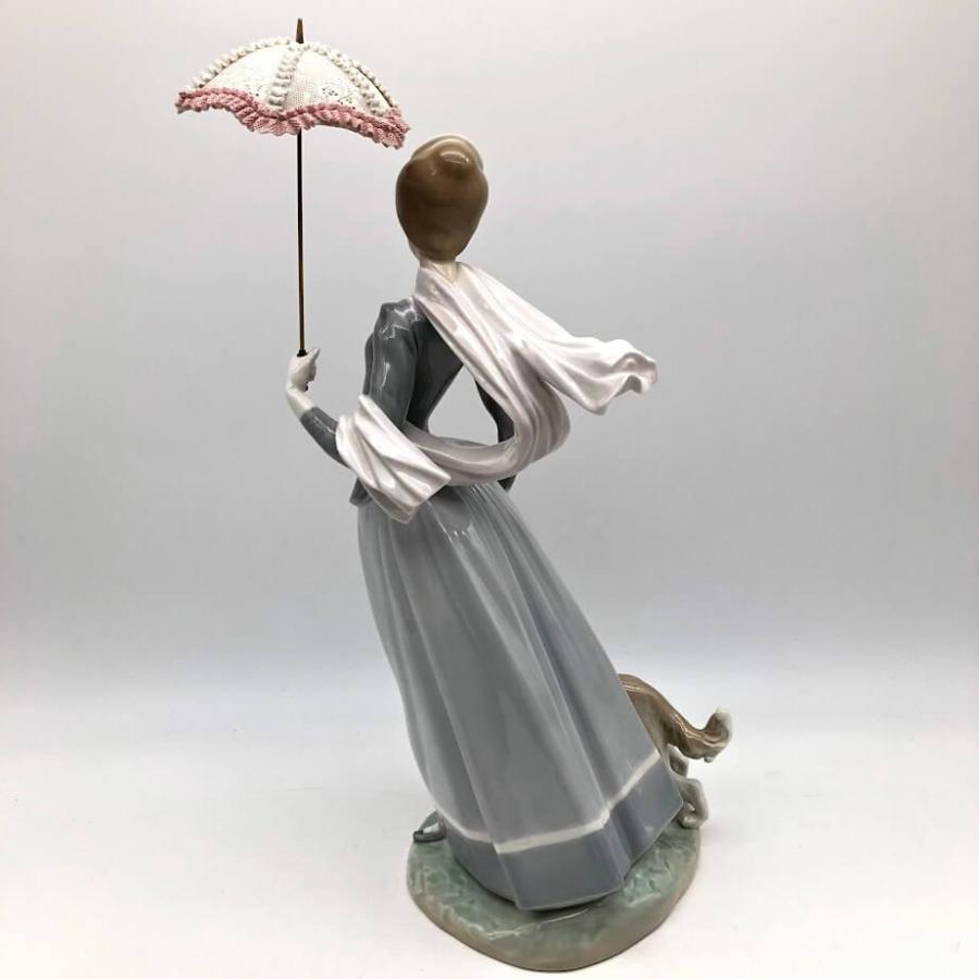 【中古】 リヤドロ 陶器人形 愛犬とかける貴婦人 アンティーク LLADRO 磁器人形 ポーセリン人形 フィギュリン フィギュア 女性 犬 インテリア |  | 01