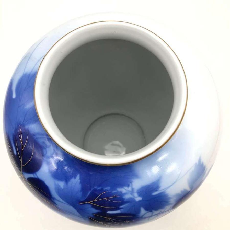 【中古】 深川製磁 有田焼 花瓶 白地 葡萄絵 高さ25cm 共箱入り 壺 花器 フラワーベース ホワイト×ブルー ぶどう 金縁 金彩 | 深川製磁 | 02