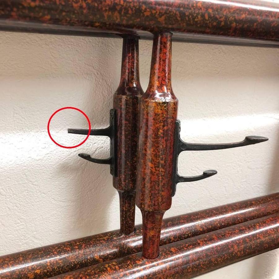 【中古】 木製 衣桁 屏風式 二枚折り 衣掛け 折りたたみ 着物 呉服 展示 和風 漆塗 ハンガーラック 時代家具 アンティーク 衣桁 中古 |  | 04