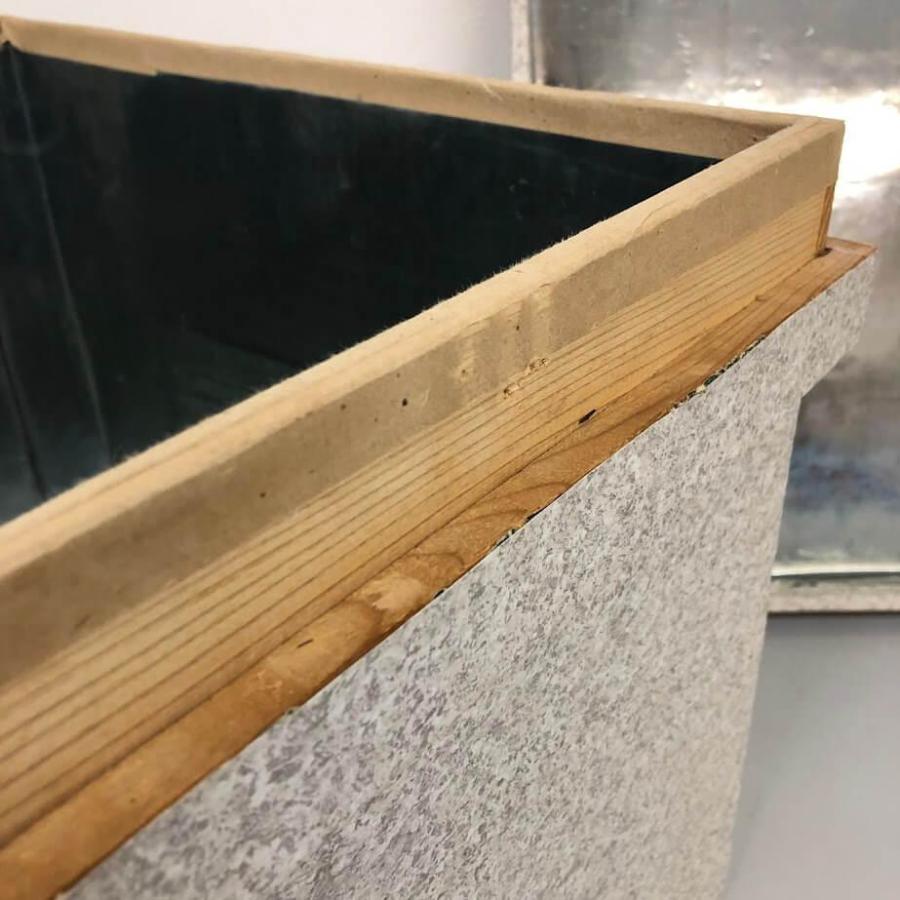 【中古】 茶箱 中型 木箱 収納箱 保存箱 木製 昭和レトロ 小物入れ 衣装ケース 収納 DIY お茶 ブリキ 和小物 蓋付き 収納ボックス 作業台 |  | 02