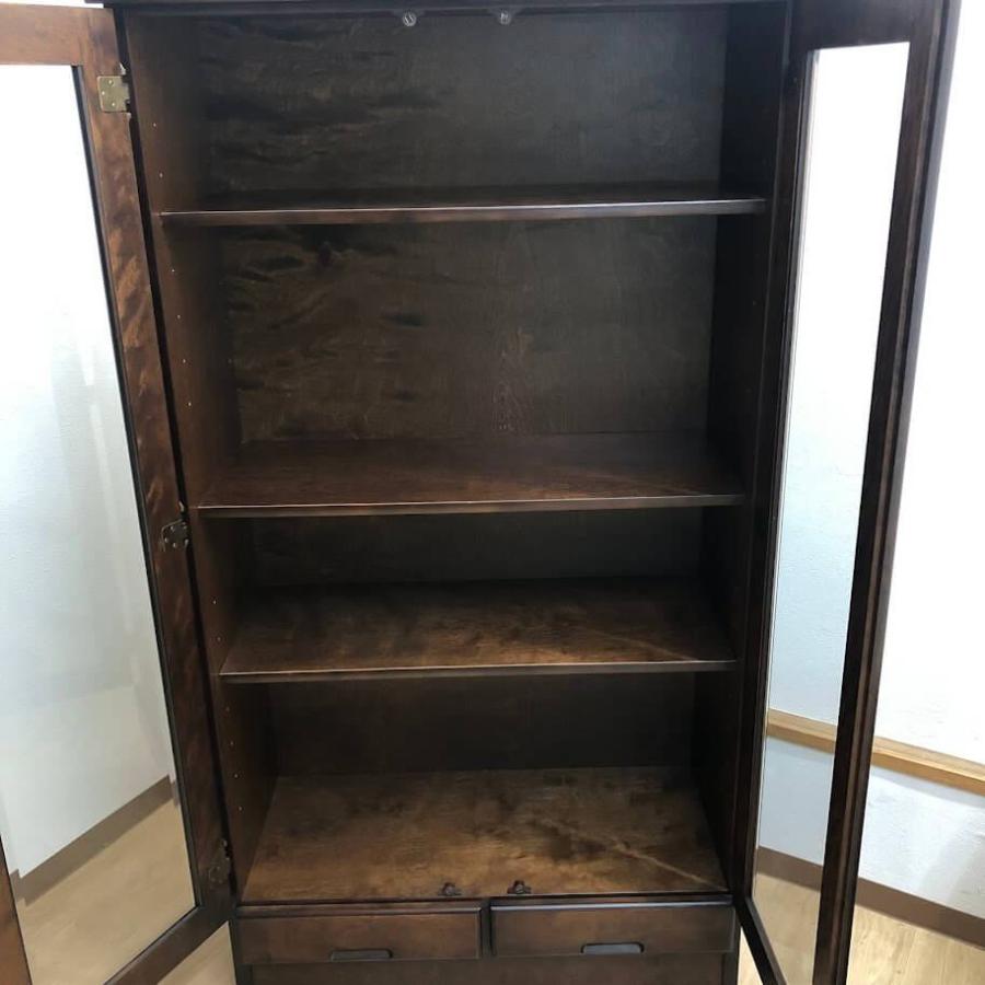 【中古】 大雪木工 本棚 4段 ダークブラウン ガラス扉 引き出し2杯 カバ材 天然木 書棚 書庫 ブックシェルフ 棚板可動 観音開き 本 小物 飾り棚 |  | 01