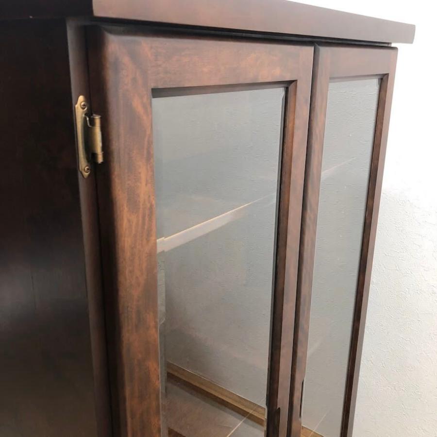 【中古】 大雪木工 本棚 4段 ダークブラウン ガラス扉 引き出し2杯 カバ材 天然木 書棚 書庫 ブックシェルフ 棚板可動 観音開き 本 小物 飾り棚 |  | 04