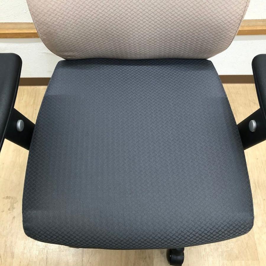 【中古】 オフィスチェア ベージュ×グレー バイカラー ワークチェア 布張り 昇降式 回転いす キャスター付 ファブリックチェア ひじ掛け付き 肘付き |  | 01