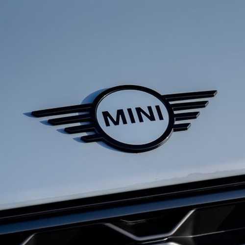 BMW MINI純正 エンブレム (フロント) (ブラック&モメンタム・グレー