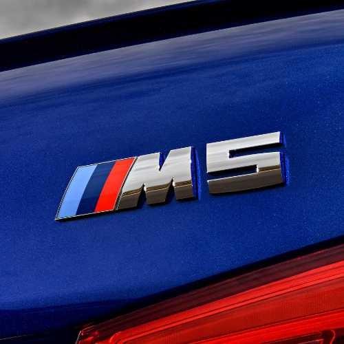 BMW純正 \"M5\" エンブレム (F90)