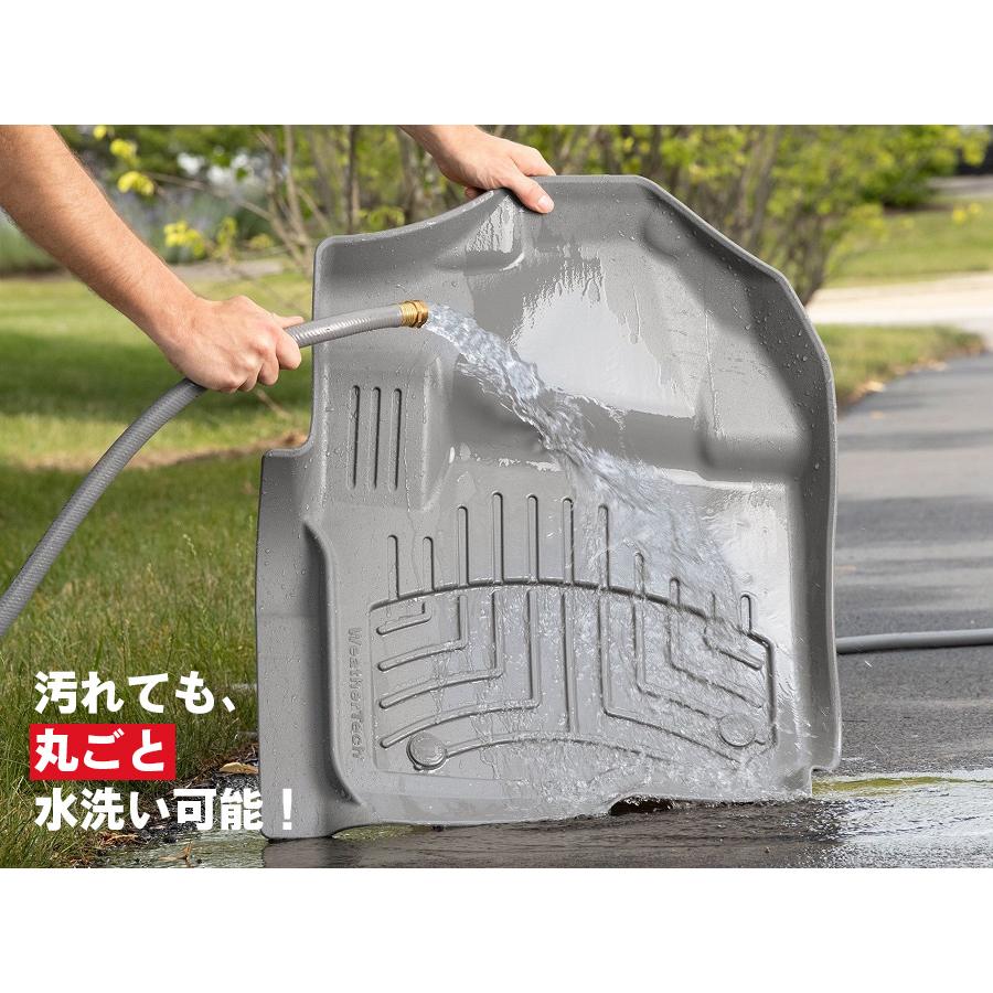 【WeatherTech正規輸入元】フォルクスワーゲン T-Cross(ティークロス)(2018〜2022年)フロアマット/フロアライナー(２列目用)(ブラック) | WeatherTech | 01