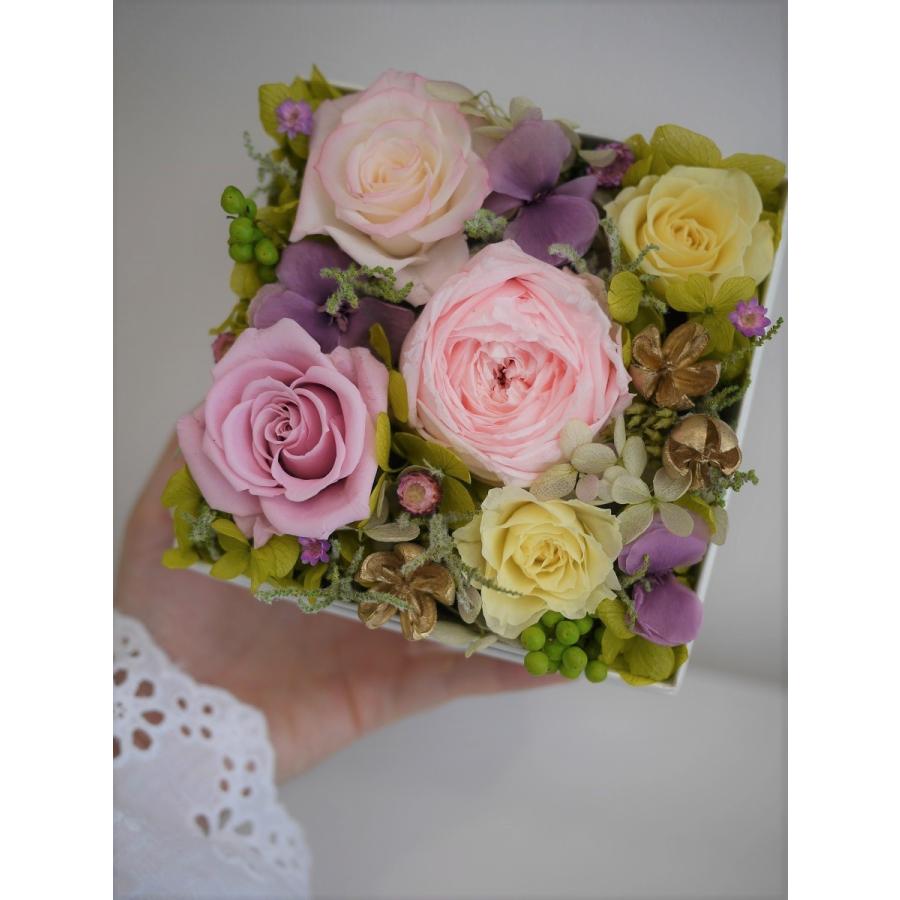 プリザボックスフラワー味付け海苔ぱりっギフトセット お歳暮 お中元花 誕生日 送別 卒業 結婚 お祝い 記念日 プレゼント 母の日 父の日 敬老の日 |  | 08