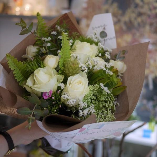 生花花束 グリーン指定 指定料500円込 Sサイズ 花 ギフト 開店祝 誕生日 歓送迎会 送別 卒業 結婚 お祝い 記念日 プレゼント 母の日 父の日 敬老の日 Frsb 4906 Apertiofloris 通販 Yahoo ショッピング