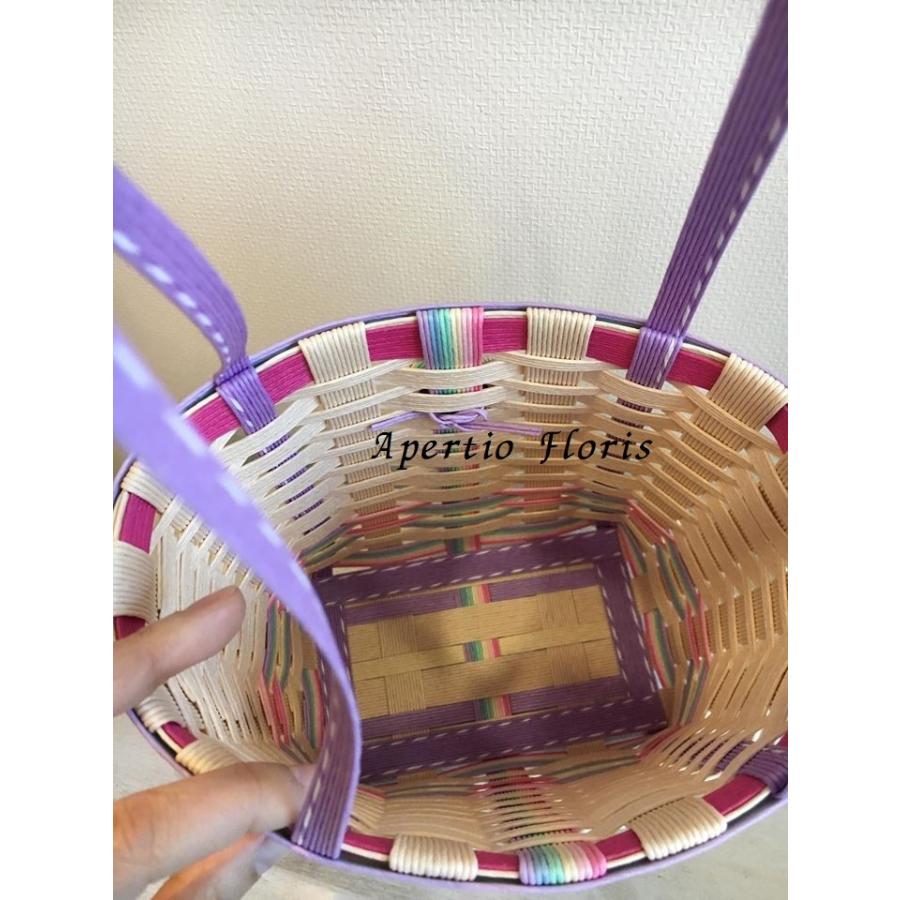 クラフトバンドカゴバッグ白紫 ミニバッグ チューリップとスイートピー付 Z021s Apertiofloris 通販 Yahoo ショッピング