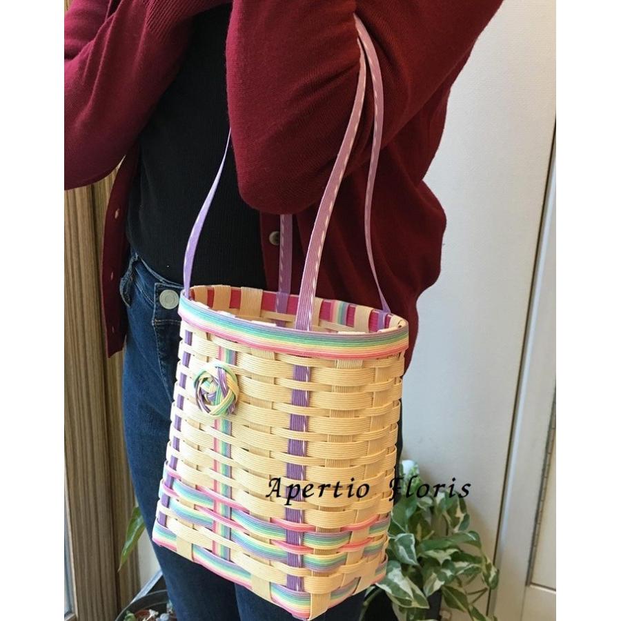 クラフトバンドカゴバッグ白紫 ミニバッグ チューリップとスイートピー付 Z021s Apertiofloris 通販 Yahoo ショッピング