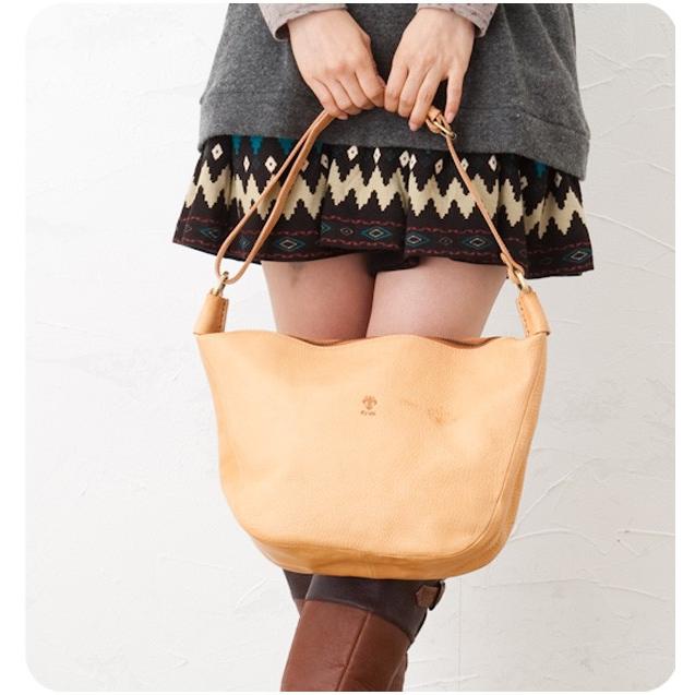 CI-VA（チーバ） 【セール55% OFF】CI-VA ヌメ革 ショルダーバッグ