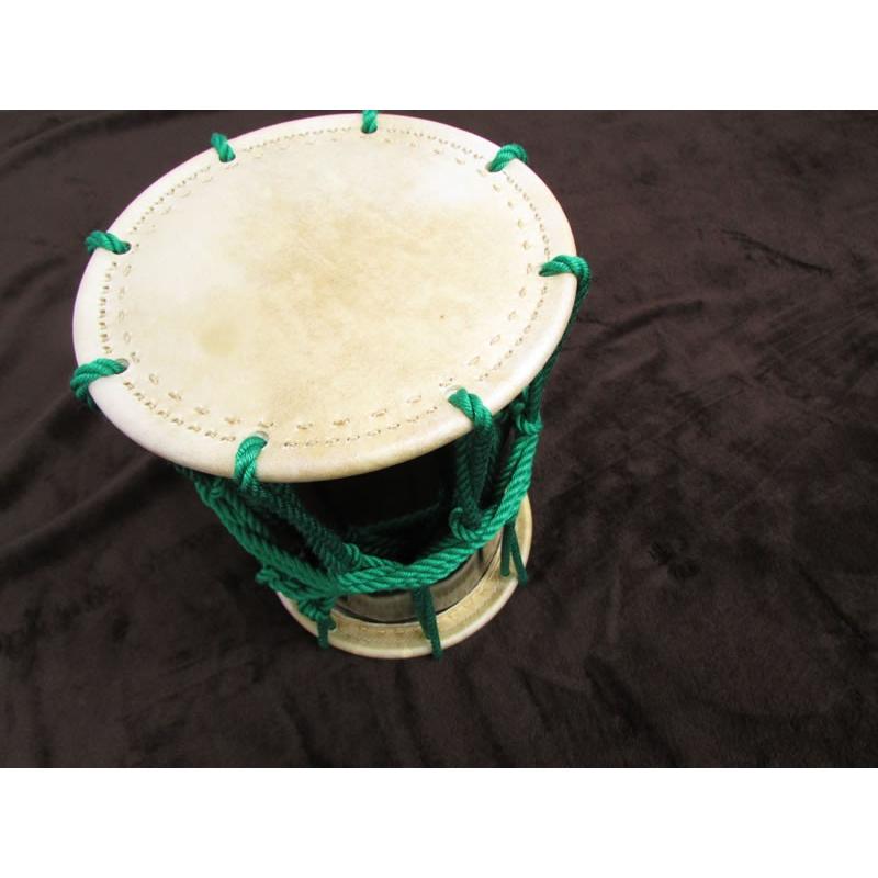 三島屋楽器店 オリジナル桶胴太鼓 9寸 (直径約27.5cm） グリーン 吊りバンド+バチセット 【担ぎ桶胴太鼓 おけどうだいこ】の画像