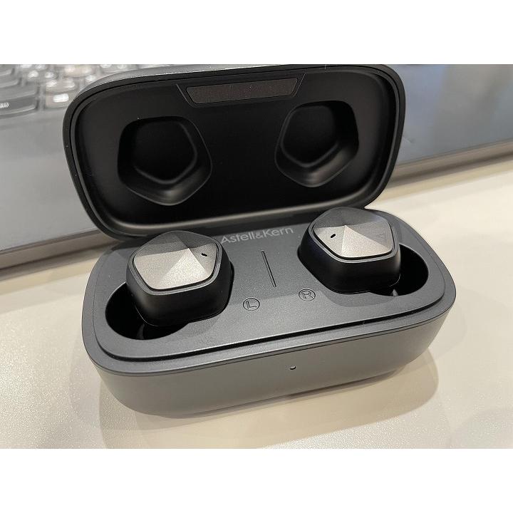 Astell&Kern AK UW100 完全ワイヤレスイヤホン ブラック 人間工学 かっこいい ワイヤレスイヤホン ブルートゥース Bluetooth マルチポイント対応 
