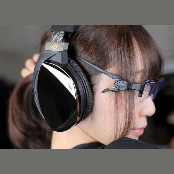 【伊織もえ】Bauhutte(バウヒュッテ) ゲーミングメガネ Bauhutte バウヒュッテ ゲーミングメガネ ブラック レンズ横幅