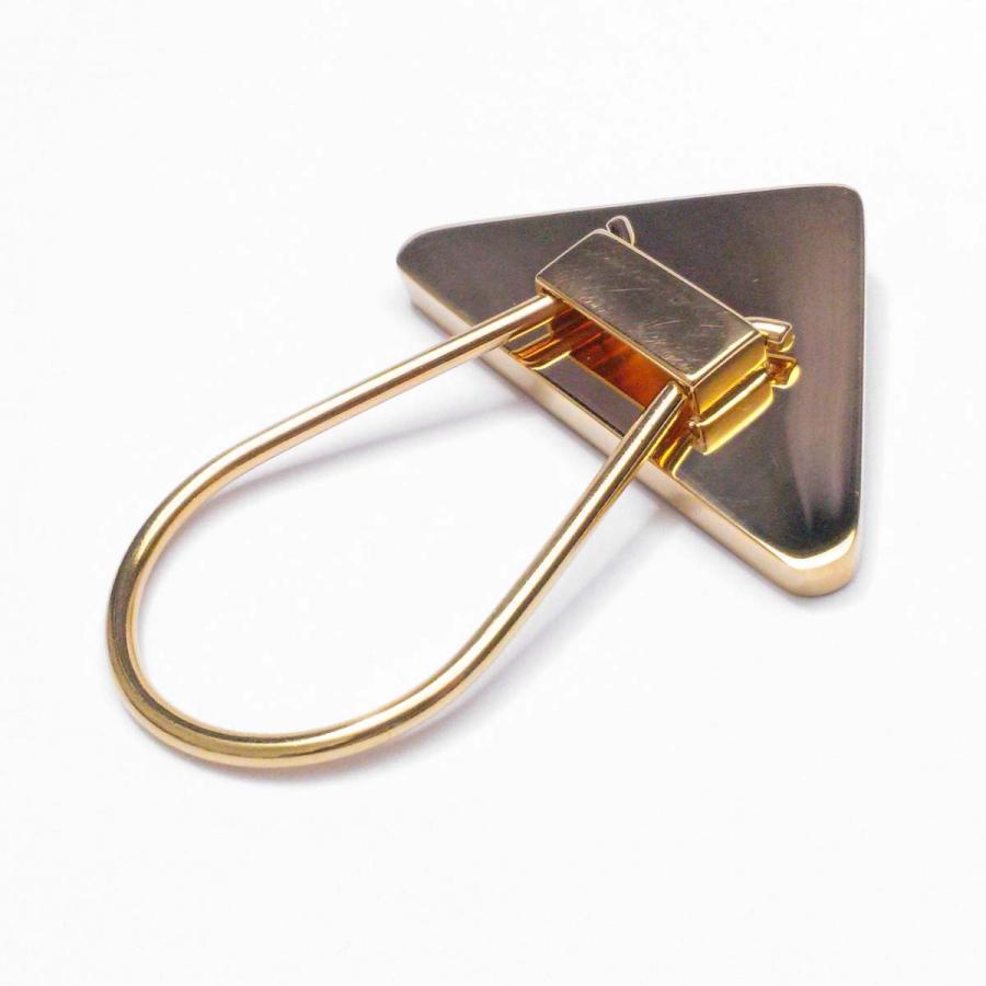 ✨極上美品✨　プラダ　キーホルダー　バッグチャーム　三角プレート　サフィアーノ PRADA（プラダ） 【新品同様-超美品】プラダ 1PP301 バッグチャーム