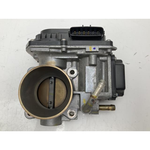 フィット DBA-GK3 スロットルボディ NH875P 16400-5R0-J01 