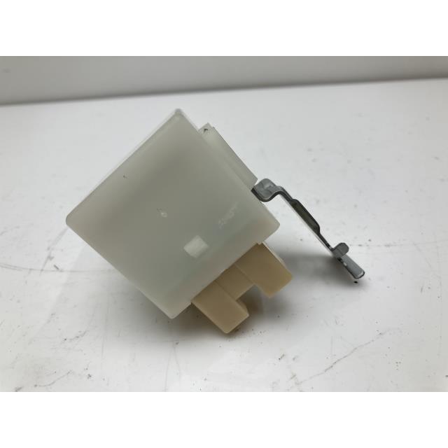 ミラ（ダイハツ） ミラ UA-L250S ドアロックリレー S28 89741-B2010