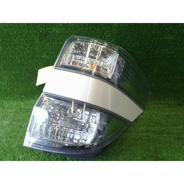 ヴェルファイア DBA-ANH20W 右テールランプ 070 58-28 81551-58081 