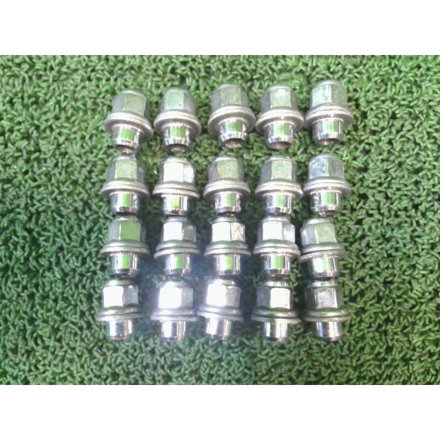 ZWR80 純正 アルミ 純正ナット付き ノア ヴォクシー 15×6J 4ミリ ZWR80 純正 アルミ 純正ナット付き ノア ヴォクシー 15×6J 4ミリ