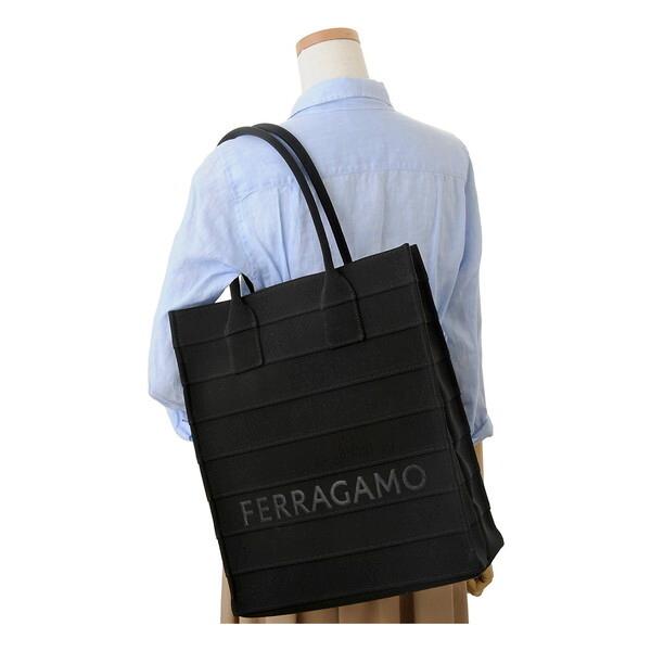 【並行輸入品】 Ferragamo フェラガモ トートバッグ ブラック 213986 765614 FERRAGAMO BEACHWEAR GROS TOTE BLACKの画像