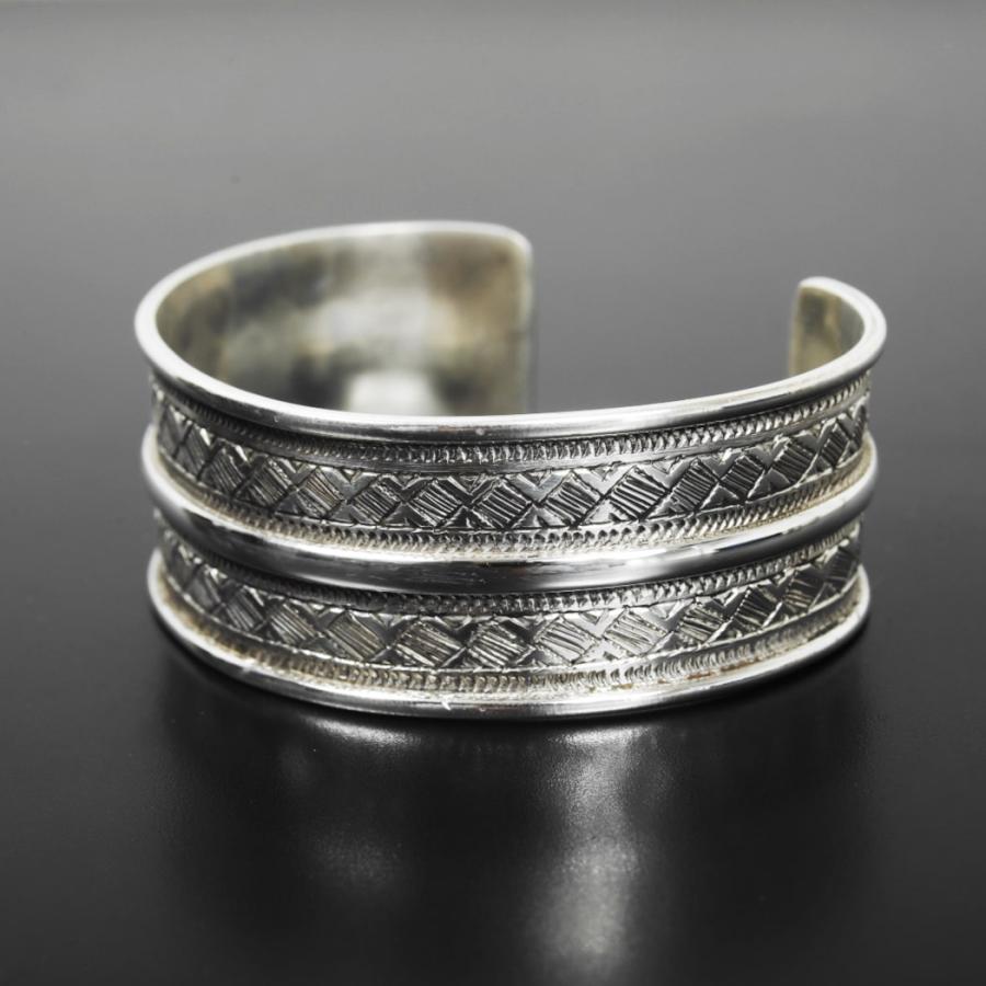 トゥアレグ シルバー ジュエリー TOUAREG SILVER JEWELRY センター