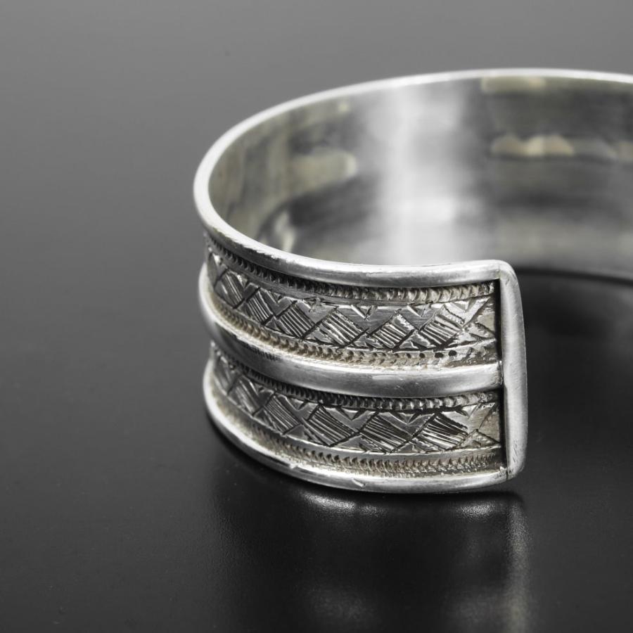 トゥアレグ シルバー ジュエリー TOUAREG SILVER JEWELRY センター
