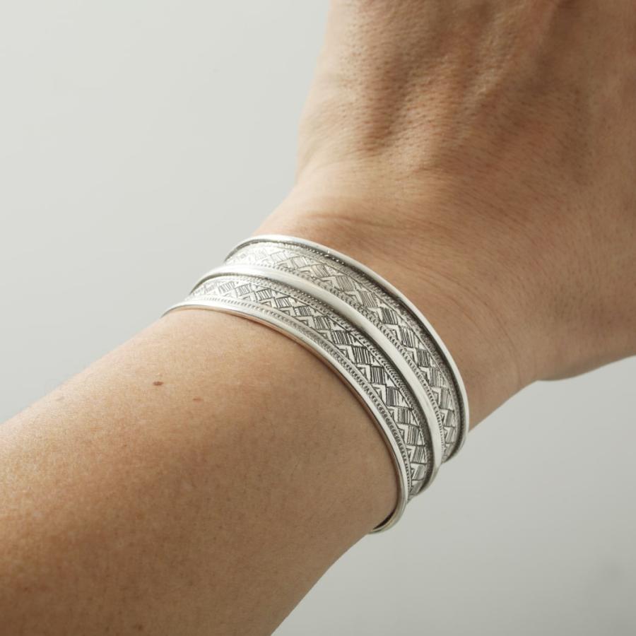 トゥアレグ シルバー ジュエリー TOUAREG SILVER JEWELRY センター