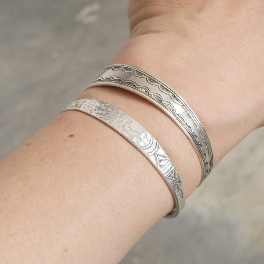 TOUAREG SILVER JEWELRY トゥアレグ シルバー ジュエリー POURE SILVER BANGLE 0.8ｃｍ幅 シルバーバングル シルバーの画像