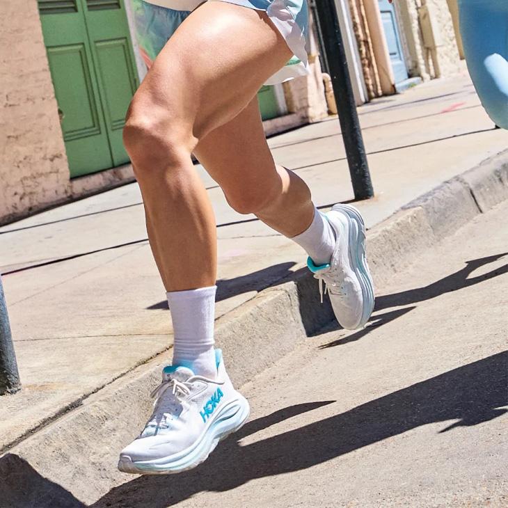 ホカ レディース ランニングシューズ HOKA クリフトン 10 レギュラー幅 クッション性 通気性 ロードラン ローカット ジョギングシューズ 女性 ジョグ /1162031 |  | 15