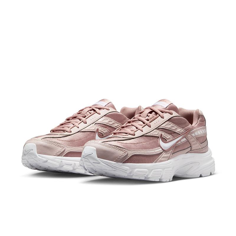 Nike ランニング シューズ　(女性用) ナイキ（NIKE）（レディース）ランニングシューズ ジョギングシューズ